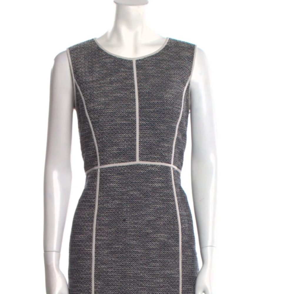 Chic sleevelessss dress - Worn once for photoshoot